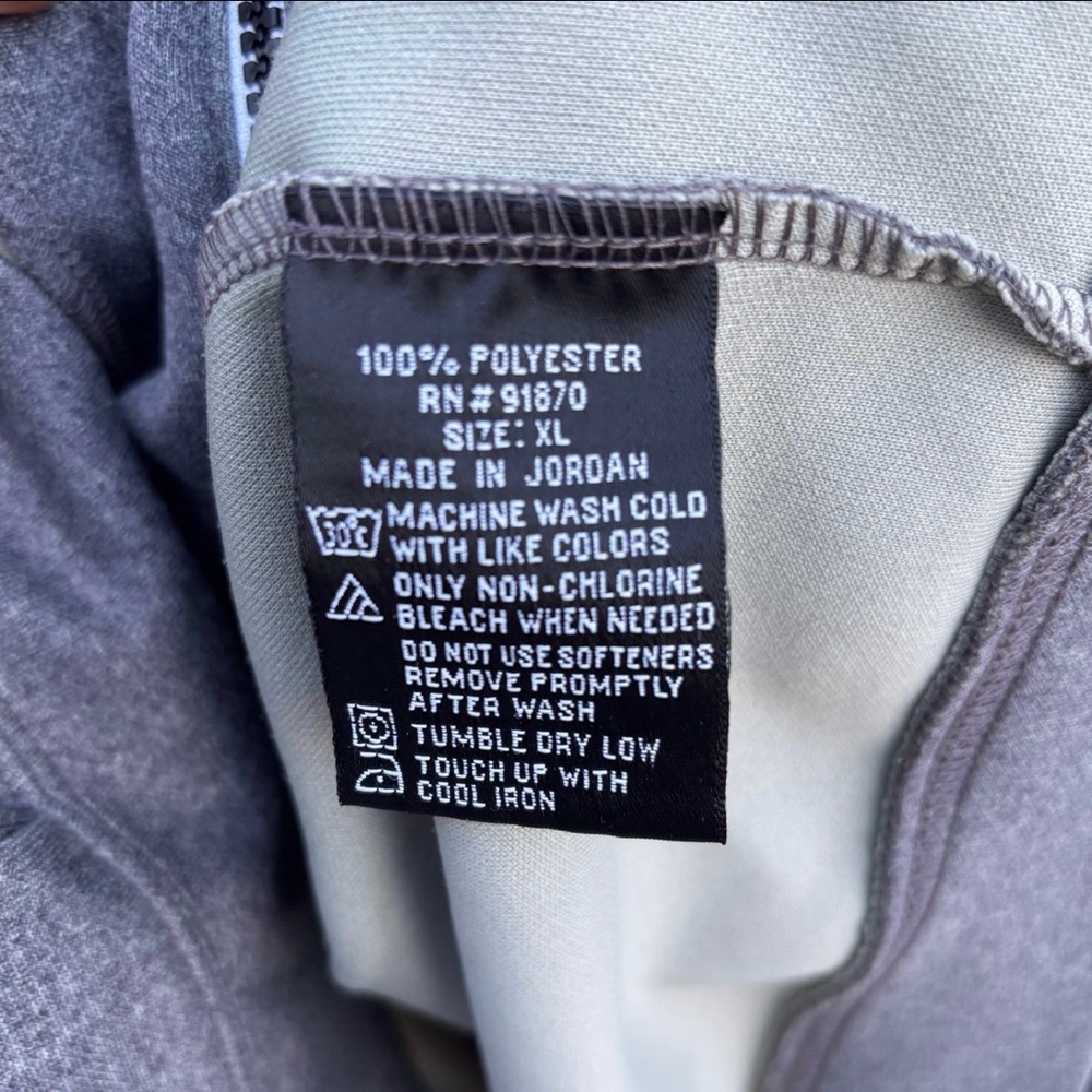 Pebble Beach Men's Gray Zip-Up Sweater Jacket with Black Collar - Picture 7 of 7